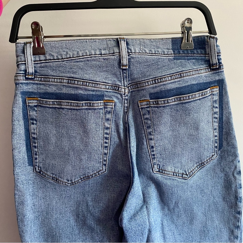 Abercrombie & Fitch | Ultra High Rise Ankle Straight Jean | Size 29 Regular - Picture 4 of 5